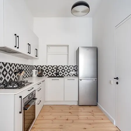 Spacious In The Heart Of Old Town *