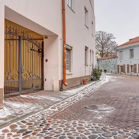 Spacious In The Heart Of Old Town *