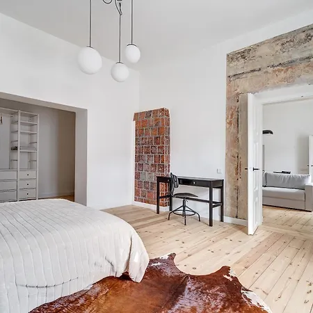 Spacious In The Heart Of Old Town 公寓
